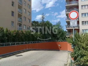 Prodej garážového stání, Praha - Košíře, 15 m2
