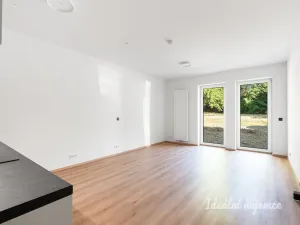 Pronájem bytu 1+kk, Praha - Čakovice, Danielova, 34 m2