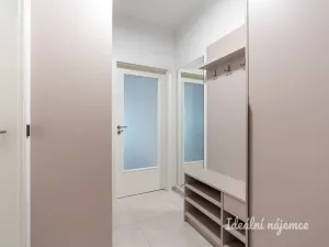 Pronájem bytu 1+kk, Praha - Čakovice, Danielova, 34 m2
