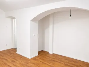 Pronájem obchodního prostoru, Praha - Strašnice, Saratovská, 110 m2