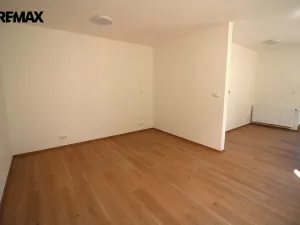 Pronájem bytu 1+kk, Chrastava, náměstí 1. máje, 31 m2