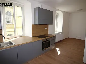 Pronájem bytu 1+kk, Chrastava, náměstí 1. máje, 31 m2