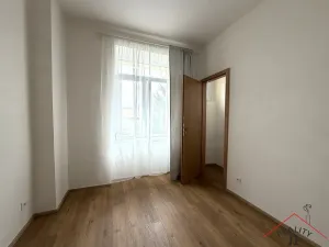 Pronájem bytu 2+kk, Praha - Břevnov, Bělohorská, 45 m2