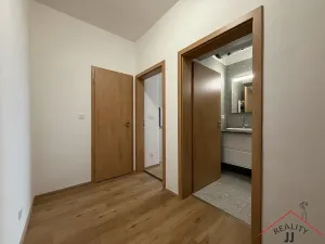 Pronájem bytu 2+kk, Praha - Břevnov, Bělohorská, 45 m2