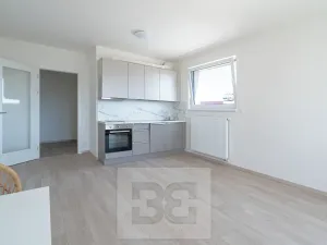 Pronájem bytu 1+kk, Praha - Vysočany, Poděbradská, 32 m2