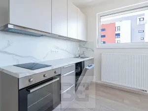 Pronájem bytu 1+kk, Praha - Vysočany, Poděbradská, 32 m2