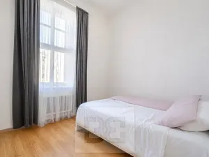 Pronájem bytu 2+1, Praha - Vinohrady, Velehradská, 42 m2