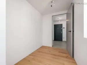 Prodej bytu 2+kk, Praha - Vysočany, Spojovací, 87 m2