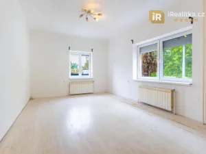 Prodej výrobních prostor, Holice, Smetanova, 917 m2