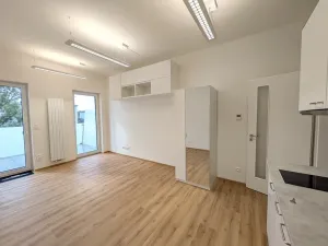 Pronájem bytu 1+kk, Brno, Komárovská, 29 m2