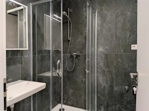 Pronájem bytu 1+kk, Brno, Komárovská, 29 m2