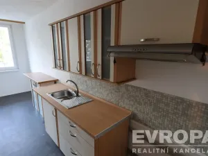 Prodej bytu 3+1, Praha - Petrovice, Rezlerova, 71 m2