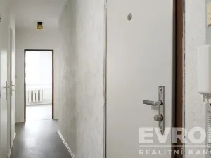 Prodej bytu 3+1, Praha - Petrovice, Rezlerova, 71 m2