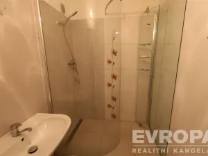 Prodej bytu 3+1, Praha - Petrovice, Rezlerova, 71 m2