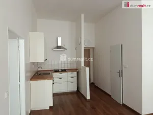 Pronájem bytu 2+kk, Praha - Nové Město, Pod Slovany, 51 m2