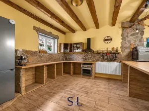 Prodej vícegeneračního domu, Heřmanice, 470 m2