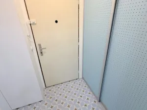 Pronájem bytu 1+kk, Praha - Prosek, Veltruská, 27 m2