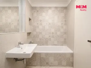Pronájem bytu 2+kk, Praha - Vysočany, Pod Harfou, 42 m2