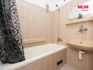 Prodej bytu 2+1, Lázně Bohdaneč, Na Lužci, 60 m2
