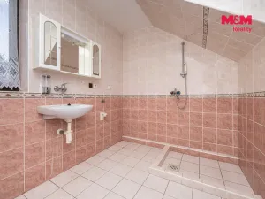 Prodej rodinného domu, Uhersko, 128 m2