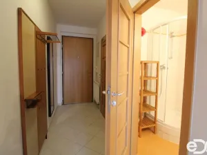 Pronájem bytu 1+kk, Praha - Holešovice, Osadní, 33 m2