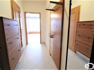 Pronájem bytu 1+kk, Praha - Holešovice, Osadní, 33 m2