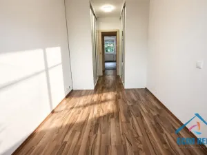 Prodej bytu 3+1, Praha - Troja, Hnězdenská, 68 m2
