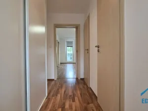 Prodej bytu 3+1, Praha - Troja, Hnězdenská, 68 m2
