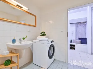 Prodej bytu 1+kk, Praha - Břevnov, Bělohorská, 52 m2