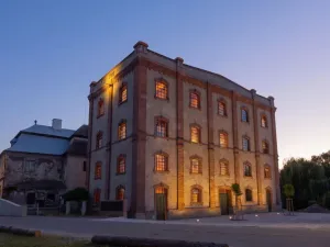 Pronájem kanceláře, Dašice, Štenclova, 142 m2