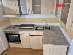 Pronájem bytu 1+kk, Praha - Holešovice, Stupkova, 31 m2