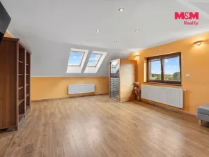 Prodej rodinného domu, Hradečno, 305 m2