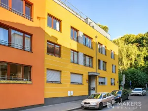 Pronájem bytu 3+1, Praha - Košíře, Lovčenská, 82 m2