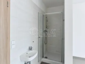 Pronájem obchodního prostoru, Praha - Uhříněves, Jindřicha Bubeníčka, 34 m2