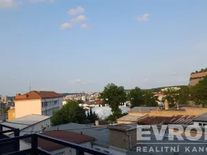 Pronájem bytu 1+kk, Praha, Spojovací, 49 m2