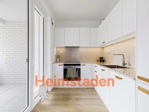 Pronájem bytu 2+kk, Praha - Holešovice, U Pergamenky, 53 m2