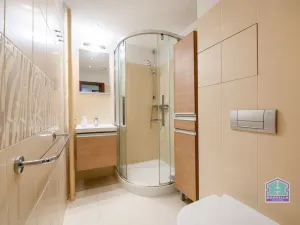 Prodej bytu 3+1, Plzeň - Doubravka, Ke Špitálskému lesu, 70 m2