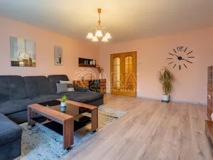 Prodej vícegeneračního domu, Mořina, 320 m2