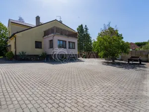 Prodej vícegeneračního domu, Mořina, 320 m2