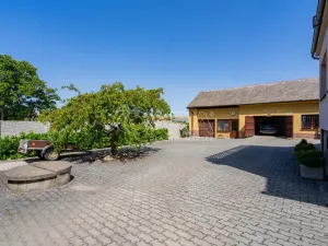 Prodej vícegeneračního domu, Mořina, 320 m2