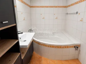 Pronájem bytu 3+1, Praha - Černý Most, Vybíralova, 77 m2