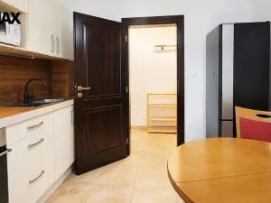 Pronájem bytu 2+1, Karlovy Vary, Lázeňská, 62 m2