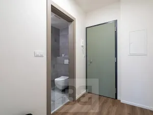 Pronájem bytu 2+kk, Praha - Černý Most, Arnošta Valenty, 41 m2