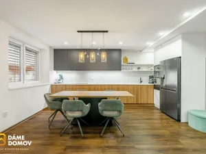 Prodej rodinného domu, Suchov, 308 m2