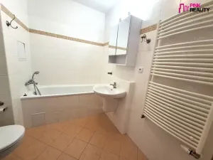 Pronájem bytu 2+kk, Hradec Králové - Nový Hradec Králové, Rybova, 50 m2