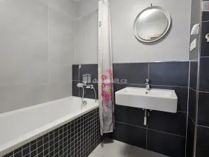 Pronájem bytu 3+kk, Praha - Hloubětín, Slévačská, 78 m2