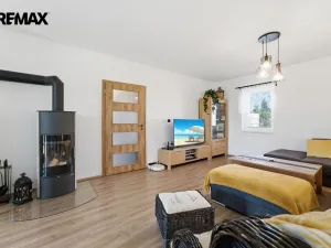 Prodej rodinného domu, Sezemice - Veská, 107 m2