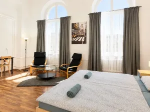 Pronájem ubytování, Praha, Seifertova, 150 m2