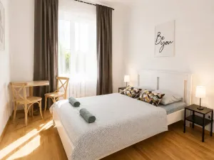 Pronájem ubytování, Praha, Seifertova, 150 m2