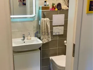 Pronájem bytu 2+kk, Praha, Karlovarská, 42 m2